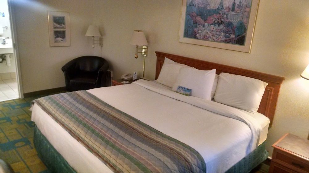 Extended Stay America Suites - Бристоль Экстерьер фото